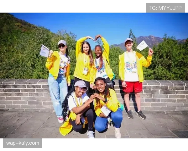 英超青年队北京登长城游览颐和园，感受中国传统文化